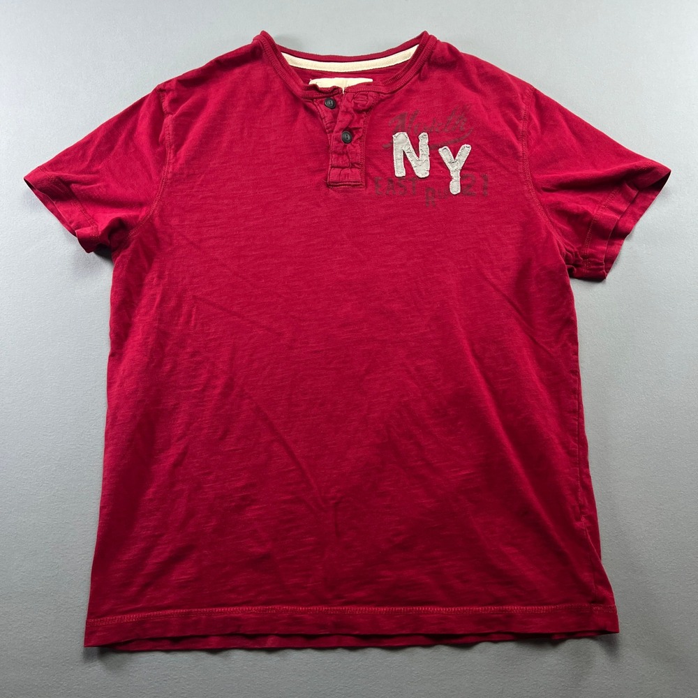 Urban Pipeline Henley Shirt Mens Small Red Distressed Ny Graphic Short Sleeve